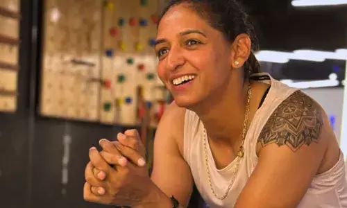 എന്റെ ശരീരത്തിലും ഹൃദയത്തിലും എന്നെന്നേക്കുമായി കൊത്തിവച്ചിരിക്കുന്നു; ഇനി എല്ലാ ദിവസവും രാവിലെ ഞാന്‍ നിന്നെ കാണും: ലോകകപ്പ് ട്രോഫി ടാറ്റൂ ചെയ്ത് ഇന്ത്യന്‍ ക്യാപ്റ്റന്‍ ഹര്‍മന്‍പ്രീത് കൗര്‍