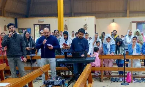 ലിമറിക്ക് സെന്റ് ജോര്ജ് ഇന്ത്യന് ഓര്ത്തഡോക്സ് ചര്ച്ചില് പരിശുദ്ധ പരുമല തിരുമേനിയുടെ പെരുന്നാള് ഭക്തി സാന്ദ്രമായി ആചരിച്ചു ലിമറിക്ക് സെന്റ് ജോര്ജ് ഇന്ത്യന് ഓര്ത്തഡോക്സ് ചര്ച്ചില് പരിശുദ്ധ പരുമല തിരുമേനിയുടെ പെരുന്നാള് ഭക്തി സാന്ദ്രമായി ആചരിച്ചു