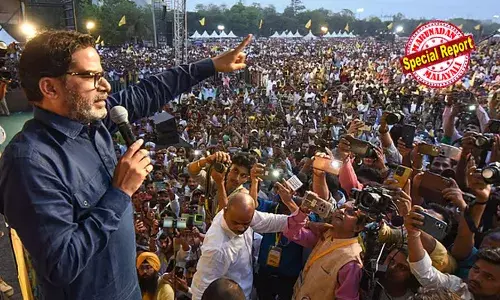 ജന്‍ സുരാജ് പാര്‍ട്ടിക്ക് അഭിപ്രായ സര്‍വേകളില്‍ 24 സീറ്റ്; എന്‍ഡിഎക്കും മഹാസഖ്യത്തിനും ഒരുപോലെ ഭീഷണി; പുതിയ പാര്‍ട്ടി ആരുടെ വോട്ട് പിടിക്കുമെന്ന് അറിയാതെ മുന്നണികള്‍ ആശങ്കയില്‍; കിങ്‌മേക്കറാവുക പ്രശാന്ത് കിഷോറോ? അഭിപ്രായ സര്‍വേകളെ തെറ്റിക്കുന്ന ബീഹാറില്‍ സംഭവിക്കുന്നതെന്ത്?