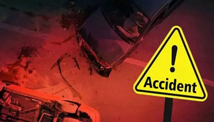 ആശുപത്രിയിലെ മോര്ച്ചറിക്കരികിലിരുന്ന ബൈക്കുമായി കടന്നു കളഞ്ഞു; കുട്ടി സംഘത്തിലെ പതിനാലുകാരന് അപകടത്തില്പ്പെട്ട് ഗുരുതരാവസ്ഥയില്: പതിനാലും പതിനാറും വയസ്സുള്ള കുട്ടികള് കസ്റ്റഡിയില് ആശുപത്രിയിലെ മോര്ച്ചറിക്കരികിലിരുന്ന ബൈക്കുമായി കടന്നു കളഞ്ഞു; കുട്ടി സംഘത്തിലെ പതിനാലുകാരന് അപകടത്തില്പ്പെട്ട് ഗുരുതരാവസ്ഥയില്: പതിനാലും പതിനാറും വയസ്സുള്ള കുട്ടികള് കസ്റ്റഡിയില്