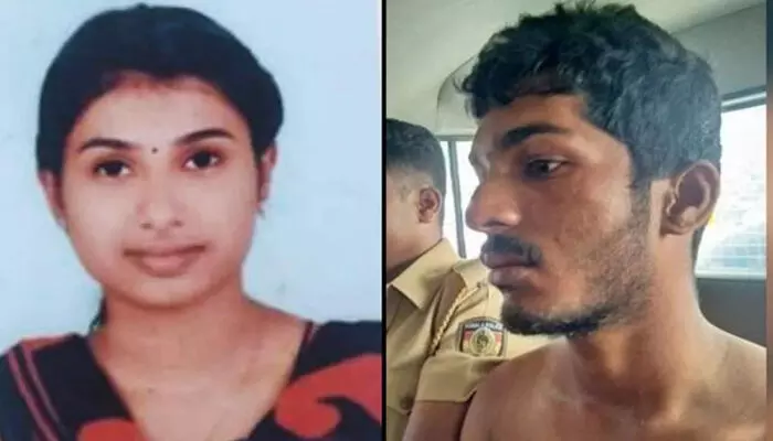 തിരുവല്ലയില് 19 കാരിയെ കുത്തിപ്പരിക്കേല്പ്പിച്ച ശേഷം പെട്രോള് ഒഴിച്ച് തീ കൊളുത്തി കൊലപ്പെടുത്തിയ കേസ്; പ്രതി അജിന് റെജി മാത്യുവിന്റെ ശിക്ഷാ വിധി ഇന്ന് തിരുവല്ലയില് 19 കാരിയെ കുത്തിപ്പരിക്കേല്പ്പിച്ച ശേഷം പെട്രോള് ഒഴിച്ച് തീ കൊളുത്തി കൊലപ്പെടുത്തിയ കേസ്; പ്രതി അജിന് റെജി മാത്യുവിന്റെ ശിക്ഷാ വിധി ഇന്ന്