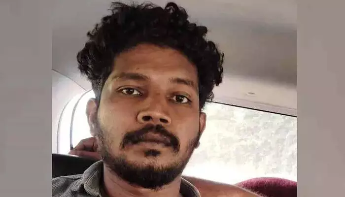 ഫേസ്ബുക്ക് വഴി സൗഹൃദം; നഗ്ന വീഡിയോ ഭര്ത്താവിന് അയച്ചു കൊടുക്കുമെന്ന് ഭീഷണിപ്പെടുത്തി ബലാത്സംഗം ചെയ്തത് നിരവധി തവണ: സൗഹൃദം ഉപേക്ഷിക്കാന് ശ്രമിച്ചതോടെ യുവതിയെ വീട്ടില് കയറി മര്ദിച്ചു: യുവാവ് അറസ്റ്റില് ഫേസ്ബുക്ക് വഴി സൗഹൃദം; നഗ്ന വീഡിയോ ഭര്ത്താവിന് അയച്ചു കൊടുക്കുമെന്ന് ഭീഷണിപ്പെടുത്തി ബലാത്സംഗം ചെയ്തത് നിരവധി തവണ: സൗഹൃദം ഉപേക്ഷിക്കാന് ശ്രമിച്ചതോടെ യുവതിയെ വീട്ടില് കയറി മര്ദിച്ചു: യുവാവ് അറസ്റ്റില്