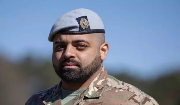 ബ്രിട്ടീഷ് വ്യോമസേനയുടെ അപ്പാച്ചെ പൈലറ്റുമാരായി രണ്ടു സിക്ക് സഹോദരങ്ങള്; അപൂര്വ്വ നേട്ടം ഹര്മീത് സിംഗ് നിജ്ജാര്, ബ്രിജേന്ദര് സിംഗ് നിജ്ജാര് എന്നിവര് ബ്രിട്ടീഷ് വ്യോമസേനയുടെ അപ്പാച്ചെ പൈലറ്റുമാരായി രണ്ടു സിക്ക് സഹോദരങ്ങള്; അപൂര്വ്വ നേട്ടം ഹര്മീത് സിംഗ് നിജ്ജാര്, ബ്രിജേന്ദര് സിംഗ് നിജ്ജാര് എന്നിവര്