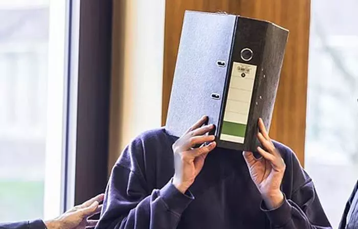 ജോലിഭാരം കുറക്കാന് പത്ത് രോഗികളെ ഇഞ്ചക്ഷന് കൊടുത്ത് കൊന്നു... 27 പേരെ കൊല്ലാന് ശ്രമിച്ചു; ശിഷ്ടകാലം ജയിലില് ജീവിക്കാന് ഈ നഴ്സ് ജോലിഭാരം കുറക്കാന് പത്ത് രോഗികളെ ഇഞ്ചക്ഷന് കൊടുത്ത് കൊന്നു... 27 പേരെ കൊല്ലാന് ശ്രമിച്ചു; ശിഷ്ടകാലം ജയിലില് ജീവിക്കാന് ഈ നഴ്സ്