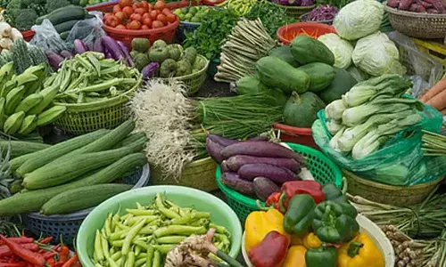 ബീന്‍സിന്റെ വില ഇരട്ടിയായി; സവാളയ്ക്കും ചെറിയ ഉള്ളിക്കും വില കൂടി: സംസ്ഥാനത്ത് പച്ചക്കറി വില കുതിക്കുന്നു