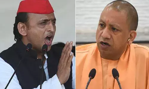 യോഗി ആദിത്യനാഥ് കുരങ്ങന്മാർക്കൊപ്പം ഇരുന്നാൽ ആർക്കും തിരിച്ചറിയാൻ കഴിയില്ല; ആളുകളുടെ ശ്രദ്ധ മാറ്റാനാണ് ബിജെപി ശ്രമിക്കുന്നത്; കുരങ്ങുവിളി വിവാദത്തിൽ പ്രതികരിച്ച് അഖിലേഷ് യാദവ്