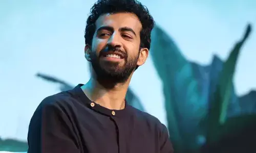 തിരിഞ്ഞ് നോക്കിയപ്പോൾ ഷാരൂഖ് ഖാന്‍ മൂലയ്ക്ക് നിന്ന് സിഗരറ്റു വലിക്കുന്നു, കണ്ടതും ഞാന്‍ സ്റ്റക്കായി; റോഹന്‍ എന്നായിരുന്നു വിളിച്ചത്, പക്ഷെ ഞാൻ തിരുത്തിയില്ല; തുറന്ന് പറഞ്ഞ് റോഷൻ മാത്യു