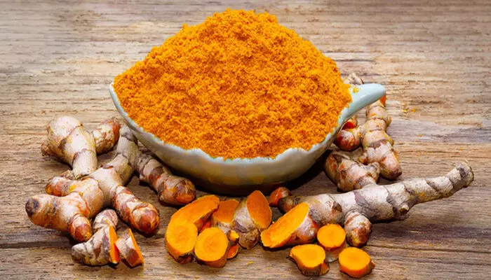 ദഹന പ്രശ്നങ്ങൾ എല്ലാം മാറ്റും; ഡയറ്റില് മഞ്ഞള് ഉള്പ്പെടുത്തൂ; ആരോഗ്യ ഗുണങ്ങൾ അറിയാം.. ദഹന പ്രശ്നങ്ങൾ എല്ലാം മാറ്റും; ഡയറ്റില് മഞ്ഞള് ഉള്പ്പെടുത്തൂ; ആരോഗ്യ ഗുണങ്ങൾ അറിയാം..