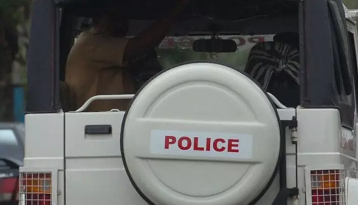 സ്വകാര്യ ബസ് കാലിലൂടെ കയറിയിറങ്ങി വയോധികന് ഗുരുതര പരിക്ക് സ്വകാര്യ ബസ് കാലിലൂടെ കയറിയിറങ്ങി വയോധികന് ഗുരുതര പരിക്ക്