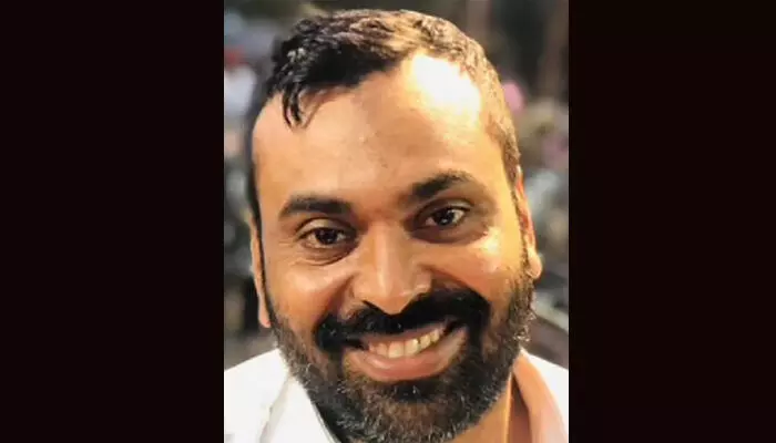 ബസ് യാത്രയ്ക്കിടെ പ്രായപൂര്ത്തിയാകാത്ത പെണ്കുട്ടിക്ക് നേരേ ലൈംഗികാതിക്രമം; കൊടുങ്ങല്ലൂരില് എസ്ഡിപിഐ നേതാവ് അറസ്റ്റില് ബസ് യാത്രയ്ക്കിടെ പ്രായപൂര്ത്തിയാകാത്ത പെണ്കുട്ടിക്ക് നേരേ ലൈംഗികാതിക്രമം; കൊടുങ്ങല്ലൂരില് എസ്ഡിപിഐ നേതാവ് അറസ്റ്റില്