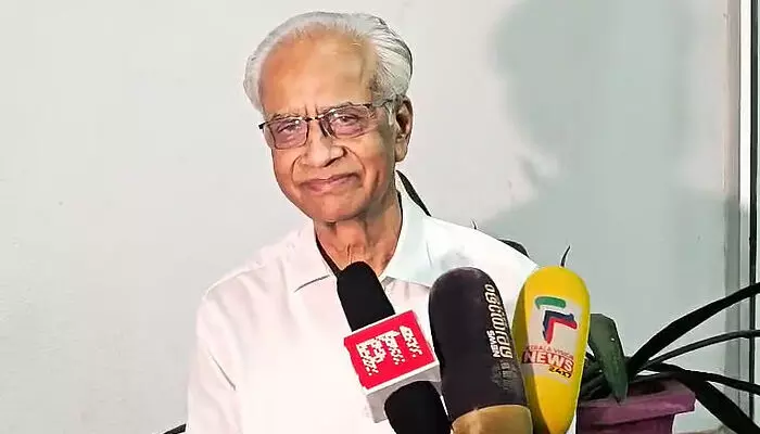 വിവാദങ്ങളെയും തീര്ഥാടനത്തെയും കൂട്ടിക്കുഴക്കേണ്ടതില്ല; ദേവസ്വം ബോര്ഡ് പ്രസിഡന്റ് ചുമതല സന്തോഷത്തോടെ ഏറ്റെടുക്കും; വെല്ലുവിളിയല്ല, അവസരമായി കണക്കാക്കുന്നുവെന്ന് കെ. ജയകുമാര് വിവാദങ്ങളെയും തീര്ഥാടനത്തെയും കൂട്ടിക്കുഴക്കേണ്ടതില്ല; ദേവസ്വം ബോര്ഡ് പ്രസിഡന്റ് ചുമതല സന്തോഷത്തോടെ ഏറ്റെടുക്കും; വെല്ലുവിളിയല്ല, അവസരമായി കണക്കാക്കുന്നുവെന്ന് കെ. ജയകുമാര്