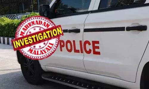 വനിതാ ഹോസ്റ്റലിലെ ശുചിമുറിയിൽ ഒളിക്യാമറ കണ്ടെന്ന് പരാതി; അന്വേഷണം എത്തിയത് ഒരേ മുറിയിൽ താമസിച്ചിരുന്ന 22കാരിയിൽ; സ്വകാര്യ ചിത്രങ്ങൾ പുറത്ത് വിടുമെന്ന് കാമുകന്റെ ഭീഷണി; നിർബന്ധത്തിന് വഴങ്ങി ശുചിമുറിയിൽ ഒളിക്യാമറ വെച്ച് യുവതി; രണ്ട് പേർ പിടിയിൽ