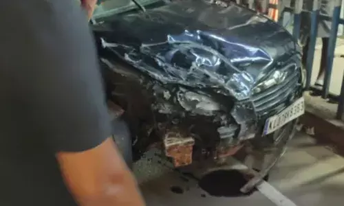 അമിത വേഗതയിലെത്തിയ കാർ ഓട്ടോയിലും രണ്ട് ബൈക്കിലുമായി കൂട്ടിയിടിച്ച് അപകടം; പയ്യന്നൂരിൽ വയോധികയ്ക്ക് ദാരുണാന്ത്യം; രണ്ട് യുവാക്കൾ കസ്റ്റഡിയിൽ