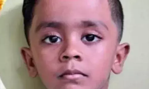 മലപ്പുറത്ത് സ്‌കൂൾ ബസ് ഇടിച്ച് എൽകെജി വിദ്യാർത്ഥിക്ക് ദാരുണാന്ത്യം; അപകടം റോഡ് മുറിച്ചുകടക്കുന്നതിനിടെ; നാടിന് വേദനയായി യമിൻന്റെ വിയോഗം