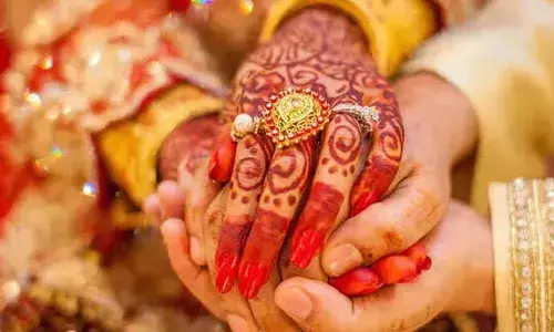 വിവാഹം കഴിക്കാന്‍ താത്പര്യമില്ലെന്നും പഠിക്കണമെന്നും ഒമ്പതാം ക്ലാസ് വിദ്യാര്‍ഥിനി; 14കാരിയുടെ വിവാഹം തടസ്സപ്പെടുത്തി പൊലീസ്;  കാടാമ്പുഴയിലെ ബാലവിവാഹം കേരളത്തിന് അപമാനമെന്ന് കോടതി