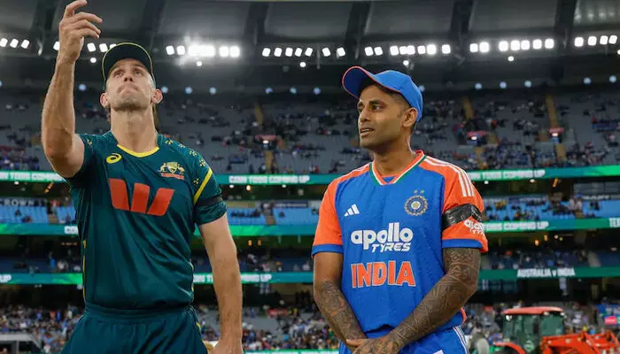 ഗാബയില്‍ ജയിച്ചാല്‍ ഇന്ത്യക്ക് പരമ്പര; ജയത്തോടെ ഒപ്പമെത്താന്‍ ഓസ്‌ട്രേലിയ; നിര്‍ണായക ടോസ് ആതിഥേയര്‍ക്ക്; ഇന്ത്യന്‍ ടീമില്‍ ഒരു മാറ്റം;  തിലക് വര്‍മയ്ക്ക് വിശ്രമം; റിങ്കു സിങ് ടീമില്‍; മാറ്റമില്ലാതെ ഓസ്‌ട്രേലിയ