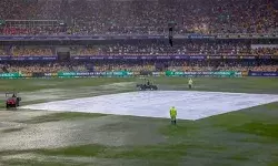 ബ്രിസ്ബെയ്നില് ഓസ്ട്രേലിയയുടെ സമനില തെറ്റിച്ച് മഴയും ഇടിമിന്നലും; അഞ്ചാം ട്വന്റി20 ഉപേക്ഷിച്ചു; പരമ്പര 2 - 1ന് സ്വന്തമാക്കി സൂര്യകുമാറും സംഘവും; ട്വന്റി20യില് അതിവേഗം 1000 റണ്സെന്ന നാഴികക്കല്ലുമായി അഭിഷേക് ശര്മ ബ്രിസ്ബെയ്നില് ഓസ്ട്രേലിയയുടെ സമനില തെറ്റിച്ച് മഴയും ഇടിമിന്നലും; അഞ്ചാം ട്വന്റി20 ഉപേക്ഷിച്ചു; പരമ്പര 2 - 1ന് സ്വന്തമാക്കി സൂര്യകുമാറും സംഘവും; ട്വന്റി20യില് അതിവേഗം 1000 റണ്സെന്ന നാഴികക്കല്ലുമായി അഭിഷേക് ശര്മ