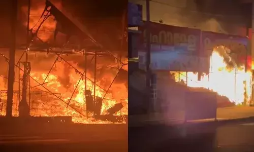 കോട്ടക്കലിലെ 200 രൂപ മഹാമേള സ്ഥാപനത്തില്‍ വന്‍ തീപിടിത്തം; ആളുകള്‍ കുടുങ്ങി കിടക്കുന്നതായി റിപ്പോര്‍ട്ട്