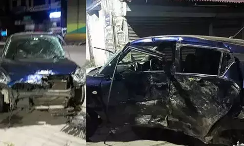 കാർ മെട്രോയുടെ പില്ലറിൽ ഇടിച്ചു; വാഹനത്തിന്റെ മുൻഭാഗം പൂർണമായും തകർന്നിട്ടും എയർബാഗ് പുറത്ത് വന്നില്ല; രണ്ട്  വിദ്യാർത്ഥികൾക്ക് ദാരുണാന്ത്യം; രണ്ട് പേർക്ക് പരിക്ക്