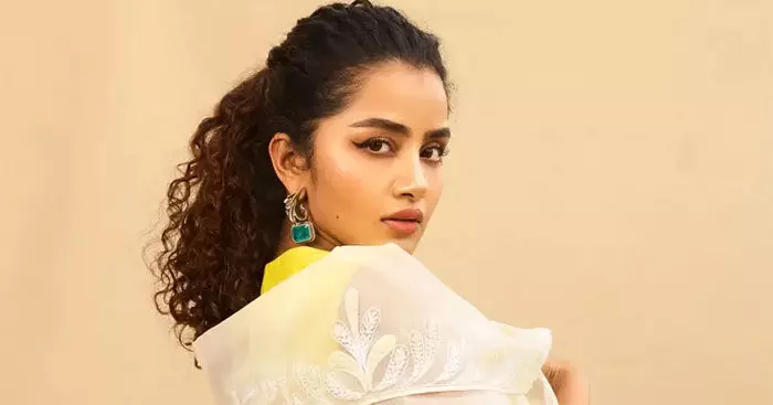 തന്റെ പേരില് അപകീര്ത്തികരമായ പോസ്റ്റുകള് പങ്കിട്ടത് ഒരു ഇരുപതുകാരിയാണെന്ന വിവരം ഞെട്ടലുണ്ടാക്കി; അനുപമാ പരമേശ്വരന് പറയാനുള്ളത് തന്റെ പേരില് അപകീര്ത്തികരമായ പോസ്റ്റുകള് പങ്കിട്ടത് ഒരു ഇരുപതുകാരിയാണെന്ന വിവരം ഞെട്ടലുണ്ടാക്കി; അനുപമാ പരമേശ്വരന് പറയാനുള്ളത്