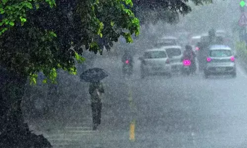 തെക്കൻ കേരളത്തിൽ വ്യാപക മഴയ്ക്ക് സാധ്യത; നാല് ജില്ലകളിൽ യെല്ലോ അലർട്ട്; മലയോര മേഖലകളിൽ താമസിക്കുന്നവർ സൂക്ഷിക്കണം; മുന്നറിയിപ്പ് നൽകി കാലാവസ്ഥ വകുപ്പ് തെക്കൻ കേരളത്തിൽ വ്യാപക മഴയ്ക്ക് സാധ്യത; നാല് ജില്ലകളിൽ യെല്ലോ അലർട്ട്; മലയോര മേഖലകളിൽ താമസിക്കുന്നവർ സൂക്ഷിക്കണം; മുന്നറിയിപ്പ് നൽകി കാലാവസ്ഥ വകുപ്പ്