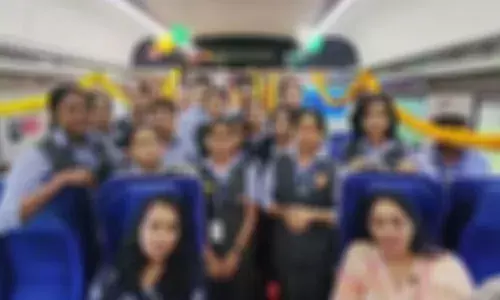 പാട്ടുപാടാന്‍ റെയില്‍വേ ആവശ്യപ്പെട്ടിട്ടില്ല; ഗണഗീതം പാടിയത് ദേശഭക്തിഗാനം എന്ന നിലയില്‍; കുട്ടികള്‍ ഭയത്തിലെന്ന് സ്‌കൂള്‍ പ്രിന്‍സിപ്പാള്‍