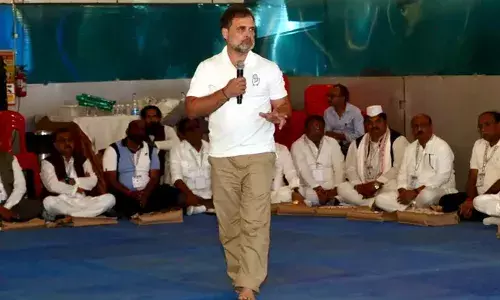 പരിശീലന പരിപാടിയിൽ വൈകിയെത്തി രാഹുൽ ഗാന്ധി; കടുത്ത ശിക്ഷ നൽകി പരിശീലകൻ; ലോക്സഭാ പ്രതിപക്ഷ നേതാവ് ബിഹാറിൽ അവധിയിലാണെന്ന് പരിഹസിച്ച് ബിജെപി