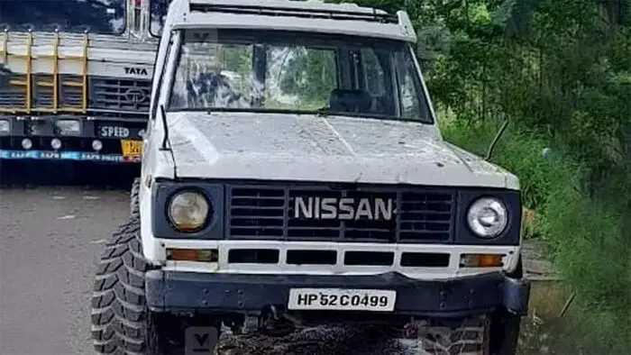 ഓപ്പറേഷന് നുംഖോര്: ഭൂട്ടാനില് നിന്നുള്ള ആഡംബര കാര് മുക്കത്ത് വെച്ച് പിടികൂടി; റെയ്ഡില് ഇതിനോടകം പിടികൂടിയത് നാല്പതോളം വാഹനങ്ങള് ഓപ്പറേഷന് നുംഖോര്: ഭൂട്ടാനില് നിന്നുള്ള ആഡംബര കാര് മുക്കത്ത് വെച്ച് പിടികൂടി; റെയ്ഡില് ഇതിനോടകം പിടികൂടിയത് നാല്പതോളം വാഹനങ്ങള്