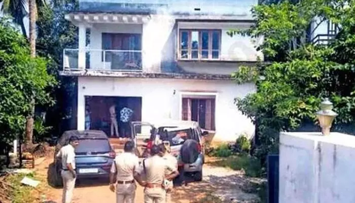 കാറിലെത്തിയ സംഘം വീടിന് നേരെ വെടിയുതിര്‍ത്തെന്ന് പതിനാലുകാരന്‍; സിസിടിവി ദൃശ്യങ്ങള്‍ കുരുക്കായി;  പൊലീസ് ചോദ്യം ചെയ്തപ്പോള്‍ ട്വിസ്റ്റ്‌