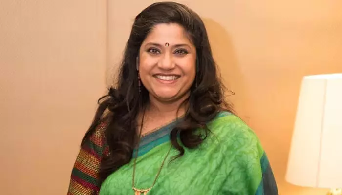 ഒരു ഓഫറുമായി നിർമാതാവ് വീട്ടിൽ വന്നു, കമ്പനിയുടെ ബ്രാൻഡ് അംബാസഡറാക്കാം..; മാസം തോറും കാശ് തരാം ഒരുമിച്ച് താമസിക്കണം; നോ പറഞ്ഞപ്പോൾ സംഭവിച്ചത്..; തുറന്ന് പറഞ്ഞ് രേണുക ഷഹാനെ