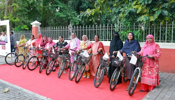 സേ നോ ടു ഡ്രഗ്‌സ്: വീട്ടമ്മമാരുടെ സൈക്കിള്‍ റാലി ഷി സൈക്കിളിതൊണ്‍ സമാപിച്ചു