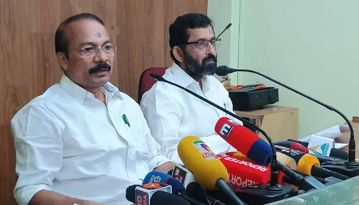 സ്വര്‍ണ മോഷണത്തെക്കുറിച്ച് ചോദിക്കരുത്; ഹൈക്കോടതിയുടെ പരിഗണനയിലുള്ളതിനാല്‍ അഭിപ്രായം പറയാനില്ല; മണ്ഡല-മകരവിളക്ക് ഒരുക്കങ്ങള്‍ മാത്രം പറഞ്ഞ് പടിയിറങ്ങുന്നതിന് മുന്‍പുള്ള വാര്‍ത്താസമ്മേളനവുമായി ദേവസ്വം ബോര്‍ഡ് പ്രസിഡന്റ് പി.എസ്. പ്രശാന്തും അംഗം അജികുമാറും; ഭക്തക്ഷേമ നിധി രൂപീകരിച്ച് സന്നിധാനത്ത് മരിക്കുന്നവരുടെ കുടുംബങ്ങള്‍ക്ക് 3 ലക്ഷം ധനസഹായം