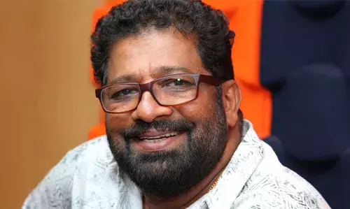 കോഴിക്കോട്  കോര്‍പ്പറേഷനില്‍ സര്‍പ്രൈസ് നീക്കവുമായി കോണ്‍ഗ്രസ്; സംവിധായകന്‍ വി എം വിനുവിനെ മേയര്‍ സ്ഥാനാര്‍ഥിയാക്കാന്‍ നീക്കം; ഫോണില്‍ വിളിച്ചു രമേശ് ചെന്നിത്തല