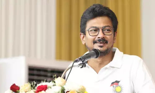 അടിസ്ഥാനം ഇല്ലാതെ കാർഡ്ബോർഡ് കൊണ്ട് നിർമ്മിച്ചവ, താജ്മഹലിന്റെയും ഈഫൽ ടവറിന്റെയും മാതൃകകൾ പോലെ; തൊടുകയോ കാറ്റടിക്കുകയോ ചെയ്താൽ മതി; വിമർശനവുമായി ഉദയനിധി സ്റ്റാലിൻ