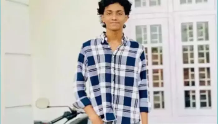 വളരെ സന്തോഷത്തോടെ കൂട്ടുകാരോടൊപ്പം പഠനയാത്രയ്ക്ക് പോയി; എല്ലാം കഴിഞ്ഞ് ബൈക്കില്‍ വീട്ടിലേക്ക് മടങ്ങുന്നതിനിടെ ദാരുണ അപകടം; പ്ലസ് ടു വിദ്യാർഥി മരിച്ചു; വേദനയോടെ ഉറ്റവർ