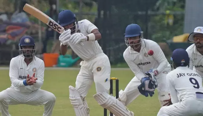 കൂറ്റന്‍ വിജയലക്ഷ്യം കുറിച്ച് സൗരാഷ്ട്രയുടെ തിരിച്ചുവരവ്; ഹോം ഗ്രൗണ്ടില്‍ കേരളത്തിന് ഓര്‍മിക്കാന്‍ എം ഡി നിധീഷിന്റെ 10 വിക്കറ്റ് നേട്ടം മാത്രം;  മത്സരം സമനിലയില്‍;  ഒന്നാം ഇന്നിംഗ്‌സ് ലീഡിന്റെ കരുത്തില്‍ മൂന്നു പോയിന്റ് ആതിഥേയര്‍ക്ക്