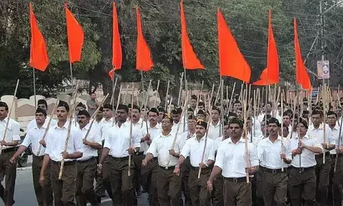 ആര്‍എസ്എസ് റൂട്ട് മാര്‍ച്ചില്‍ പങ്കെടുത്തു; എക്സൈസ് ജീവനക്കാരന് സസ്‌പെന്‍ഷന്‍