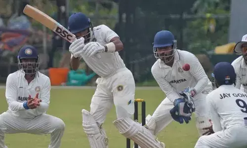 കൂറ്റന്‍ വിജയലക്ഷ്യം കുറിച്ച് സൗരാഷ്ട്രയുടെ തിരിച്ചുവരവ്; ഹോം ഗ്രൗണ്ടില്‍ കേരളത്തിന് ഓര്‍മിക്കാന്‍ എം ഡി നിധീഷിന്റെ 10 വിക്കറ്റ് നേട്ടം മാത്രം;  മത്സരം സമനിലയില്‍;  ഒന്നാം ഇന്നിംഗ്‌സ് ലീഡിന്റെ കരുത്തില്‍ മൂന്നു പോയിന്റ് ആതിഥേയര്‍ക്ക്