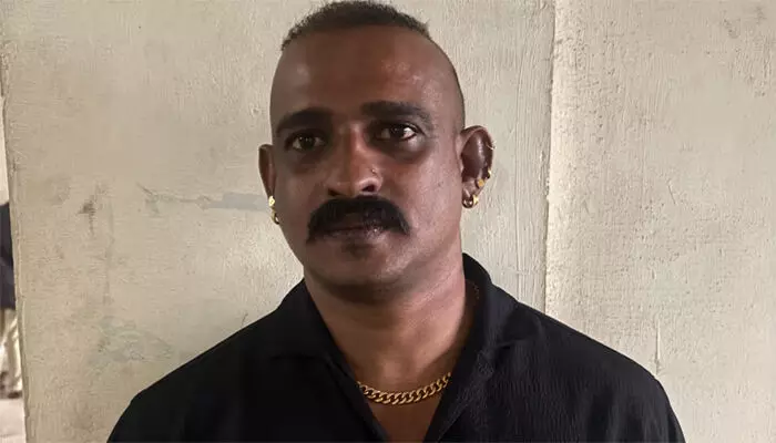 ബാറിലിരുന്ന് മദ്യപിച്ച വിവരം വീട്ടിൽ അറിയിച്ചതിൽ വൈരാഗ്യം; അയൽവാസിയെ കുത്തിയത് കല്യാണ വീട്ടിലിട്ട്; കഞ്ഞിക്കുഴിക്കാരൻ ഷാനിന് 3 വർഷം കഠിനതടവ്