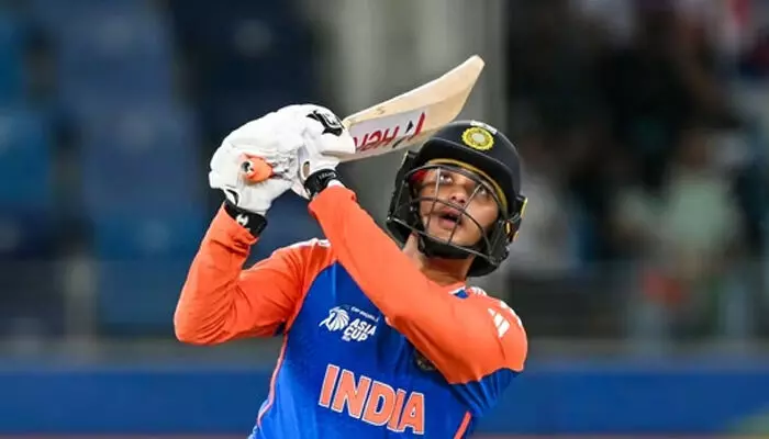 തലപ്പത്ത് അഭിഷേക് ശർമ്മ; ടി20 റാങ്കിംഗിൽ നേട്ടമുണ്ടാക്കി ശുഭ്മാൻ ഗിൽ; സഞ്ജു സാംസണും തിലക് വർമ്മയ്ക്കും തിരിച്ചടി; ബൗളർമാരിൽ ഒന്നാം സ്ഥാനത്ത് തുടർന്ന് വരുൺ ചക്രവർത്തി