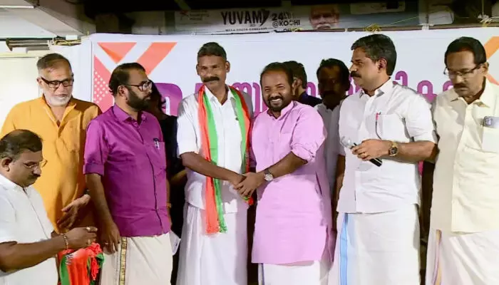 കൊച്ചി കോര്‍പറേഷന്‍ സീറ്റ് വിഭജനത്തില്‍ എന്‍ഡിഎയില്‍ ഭിന്നത രൂക്ഷം;  ബിഡിജെഎസ് വിട്ടുനില്‍ക്കുന്നു; ഹിജാബ് വിവാദം ഉണ്ടായ സ്‌കൂളിലെ പിടിഎ പ്രസിഡന്റും സ്ഥാനാര്‍ഥി