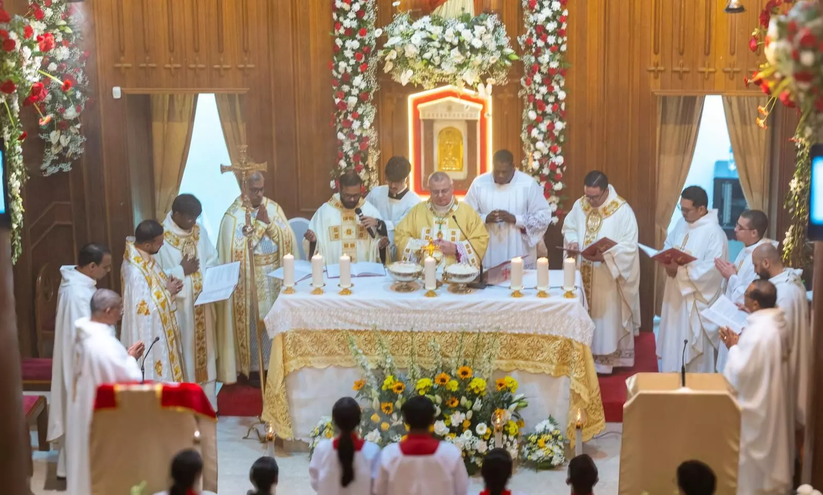 സഫയര്‍ ജൂബിലിത്തിളക്കത്തില്‍;85്‌ന്റെ നിറവില്‍ തിരുഹൃദയ ദേവാലയം: ഗള്‍ഫ് മേഖലയിലെ ആദ്യത്തെ ദേവാലയം വികാരിയേറ്റ് തീര്‍ത്ഥാടന കേന്ദ്രമായി