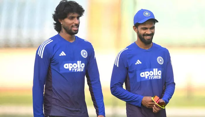 അഭിഷേകും ഋതുരാജും ഓപ്പണര്‍മാര്‍; നിഷാന്ത് സിന്ധുവും വിപ്രജ് നിഗമും പുതുമുഖങ്ങള്‍; ഇന്ത്യന്‍ ടീമില്‍ ഇടംപ്രതീക്ഷിച്ച് യുവതാരങ്ങള്‍;   ദക്ഷിണാഫ്രിക്ക എ ടീമിനെതിരായ ഏകദിന മത്സരത്തിലെ പ്രകടനം നിര്‍ണായകം