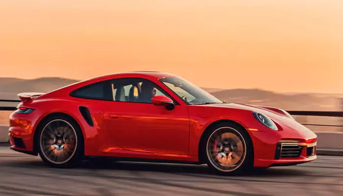 ആ ജർമ്മൻ പടക്കുതിര ഇനി ഇന്ത്യൻ റോഡുകളിൽ പായും; പോർഷെയുടെ ഏറ്റവും കരുത്തുറ്റ കാർ പുറത്തിറക്കി; വമ്പൻ ആവേശത്തിൽ വാഹനപ്രേമികൾ; വിലയും സവിശേഷതകളും അറിയാം..