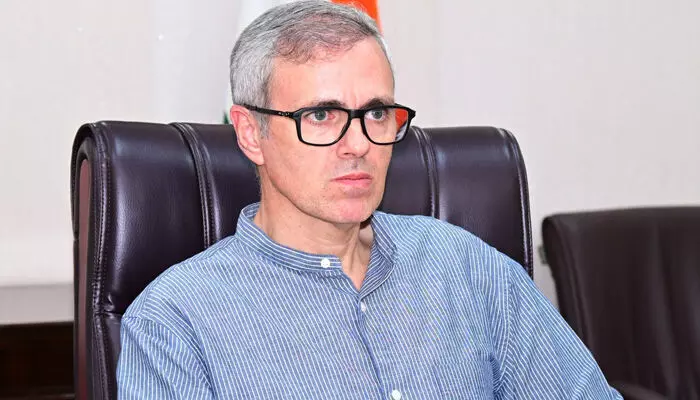 എല്ലാ കശ്മീരി മുസ്ലീങ്ങളും തീവ്രവാദികളല്ല; നിരപരാധികളെ കൊല്ലുന്നതിനെ ഒരു മതത്തിനും ന്യായീകരിക്കാനാവില്ല;  ജനങ്ങളോടുള്ള മനോഭാവത്തില്‍ നിരാശ പങ്കുവെച്ച് ഒമര്‍ അബ്ദുള്ള