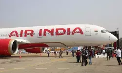 ബോംബ് ഭീഷണി ലഭിച്ചതിനെത്തുടർന്ന് കനത്ത സുരക്ഷാ ജാഗ്രത; പരിശോധനയിൽ സന്ദേശം വ്യാജമെന്ന് സ്ഥിരീകരണം; എയർ ഇന്ത്യ വിമാനം ഡൽഹിയിൽ സുരക്ഷിതമായി ഇറക്കി