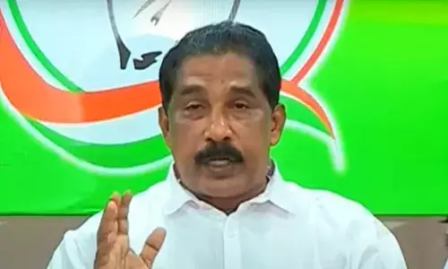 ഉദ്ദിഷ്ടകാര്യത്തിന് ഉപകാരസ്മരണ! തദ്ദേശ തിരഞ്ഞെടുപ്പില്‍ മുന്‍ എസിപി ടി കെ രത്‌നകുമാറിന് പാര്‍ട്ടി ടിക്കറ്റ് നല്‍കിയതിന് എതിരെ കണ്ണൂര്‍ ഡിസിസി അദ്ധ്യക്ഷന്‍ മാര്‍ട്ടിന്‍ ജോര്‍ജ്; സി പി എമ്മിന് വിടുപണി ചെയ്താല്‍ സ്ഥാനമാനങ്ങളെന്ന സന്ദേശമെന്ന് ആരോപണം