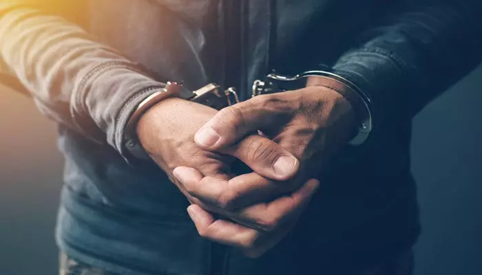 ഓണ്ലൈന് ടാസ്കിന്റെ പേരില് ലക്ഷങ്ങള് തട്ടിയെടുത്തു; 22കാരനായ പ്രതി ഒരു വര്ഷത്തിന് ശേഷം അറസ്റ്റില് ഓണ്ലൈന് ടാസ്കിന്റെ പേരില് ലക്ഷങ്ങള് തട്ടിയെടുത്തു; 22കാരനായ പ്രതി ഒരു വര്ഷത്തിന് ശേഷം അറസ്റ്റില്