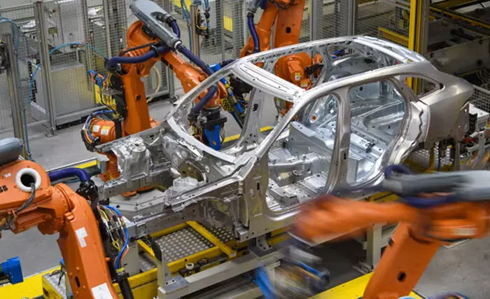 ഇന്ത്യന്‍ കമ്പനിയായ ടാറ്റയ്ക്ക് പണി കിട്ടിയപ്പോള്‍ ബ്രിട്ടീഷ് സമ്പദ്വ്യവസ്ഥയുടെ വളര്‍ച്ച മുരടിച്ചു; മൂന്ന് മാസക്കാലയളവില്‍ ബ്രിട്ടീഷ് സമ്പദ്ഘടനക്ക് വളരാനായത് കേവലം 0.1 ശതമാനം മാത്രം