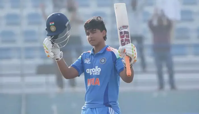 32 പന്തില്‍ സെഞ്ചറി, 42 പന്തില്‍ 144; 15 സിക്‌സും 11 ഫോറും; ഇന്ത്യന്‍ ബാറ്ററുടെ വേഗതയേറിയ രണ്ടാമത്തെ സെഞ്ചറിയുമായി വൈഭവ് സൂര്യവന്‍ഷി; ബാറ്റിങ് വെടിക്കെട്ടുമായി ജിതേഷ് ശര്‍മയും; ഇന്ത്യക്കെതിരെ യുഎഇക്ക് കൂറ്റന്‍ വിജയലക്ഷ്യം